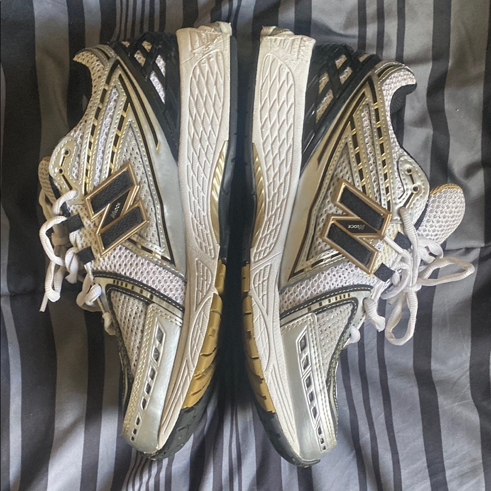 Men’s New Balance 1906r white/metallic/gold